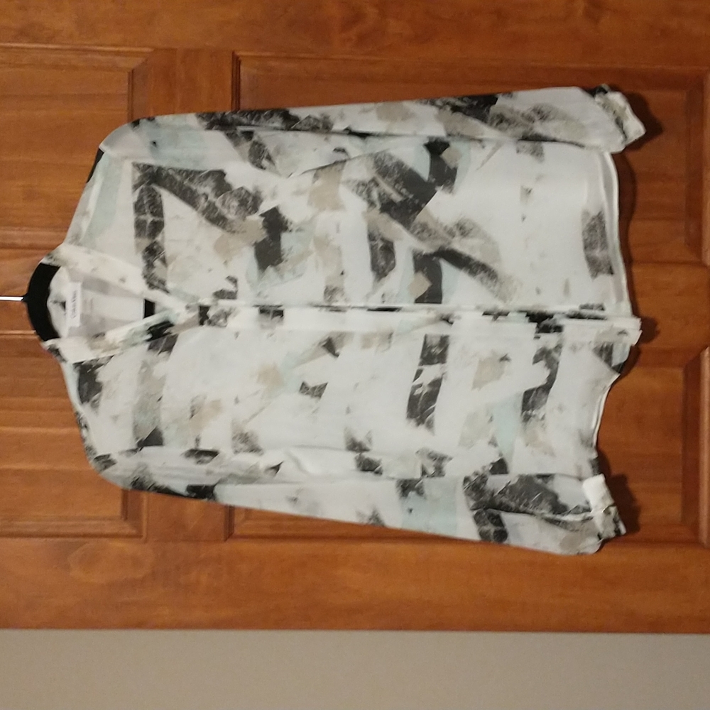 Calvin Klein women's size S long-sleeved lined blouse w fanned button front
